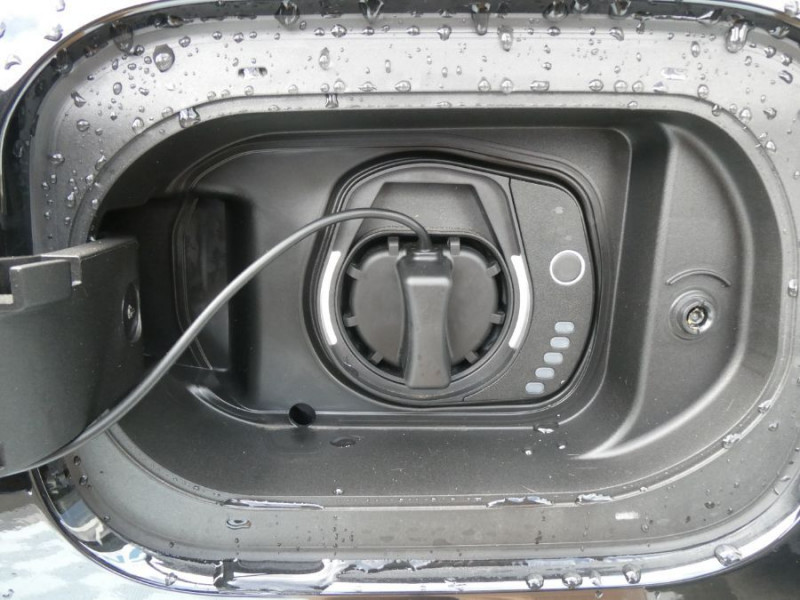 Photo 14 de l'offre de JEEP COMPASS II 1.3 PHEV T4 240 AT6 4XE EAWD S Toit Ouvrant à 35500€ chez Mérignac auto