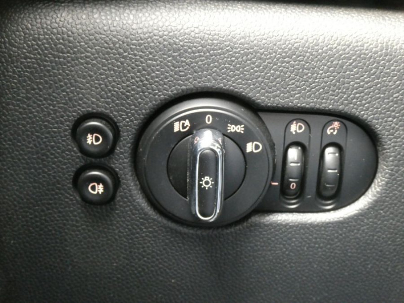 Photo 27 de l'offre de MINI MINI III 1.5i 136 BVM6 (F56) COOPER 3P LED GPS Radar à 18980€ chez Mérignac auto