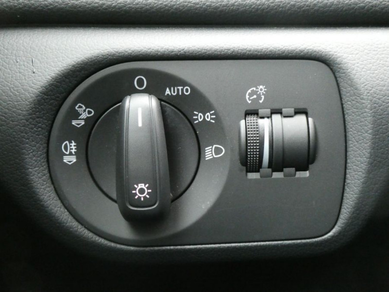 Photo 31 de l'offre de AUDI Q3 II 1.4 TFSI 125 BV6 GPS Xénon à 23950€ chez Mérignac auto