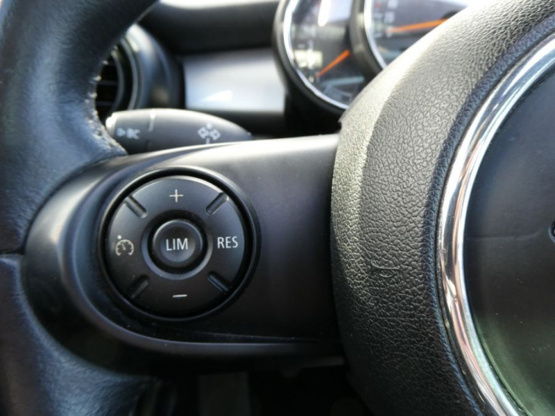 Photo 29 de l'offre de MINI MINI III 1.5D 116 BV6 (F56) COOPER D 3P TOE GPS Cam. HUD à 15450€ chez Mérignac auto