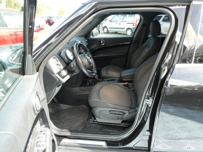 Photo 12 de l'offre de MINI COUNTRYMAN (F60) 1.5i 136 BVA COOPER Privacy Glass 1ère Main à 22650€ chez Mérignac auto