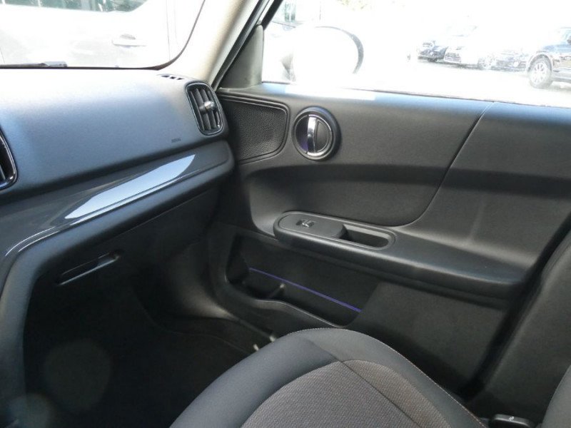 Photo 33 de l'offre de MINI COUNTRYMAN (F60) 1.5i 136 BVA COOPER GPS Hayon EL. à 24750€ chez Mérignac auto