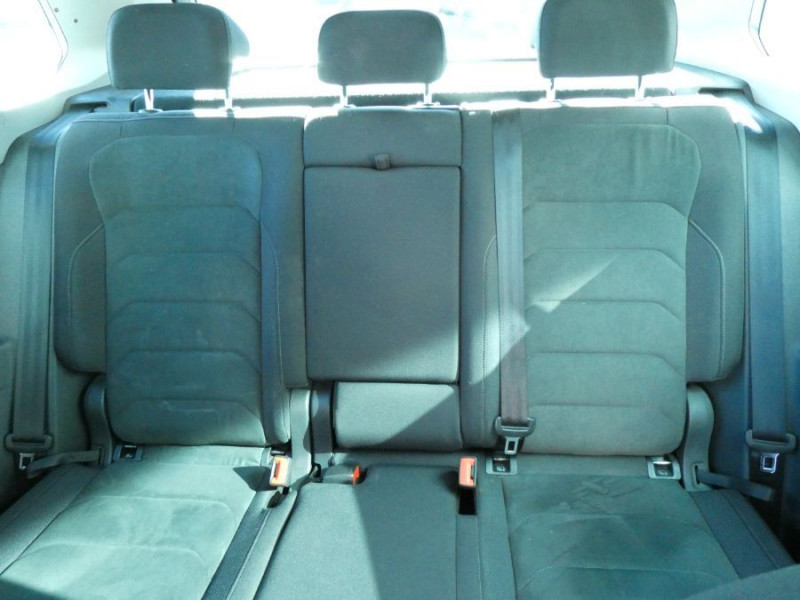 Photo 17 de l'offre de VOLKSWAGEN TIGUAN II 1.4 TSI 150 BVM6 COMFORTLINE Alcantara ACC Hayon EL. à 25970€ chez Mérignac auto
