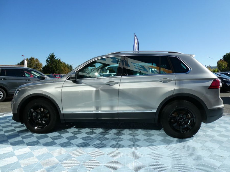 Photo 10 de l'offre de VOLKSWAGEN TIGUAN II 1.4 TSI 150 BVM6 COMFORTLINE Alcantara ACC Hayon EL. à 25970€ chez Mérignac auto