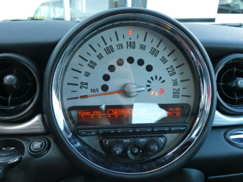 Photo 21 de l'offre de MINI MINI COUPE 1.6 COOPER 122 BVM6 2P CUIR à 11950€ chez Mérignac auto