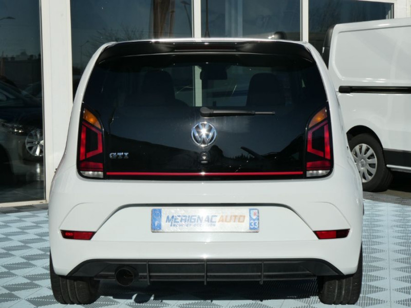 Photo 7 de l'offre de VOLKSWAGEN UP! 1.0 115 BVM6 GTI 3P JA17 Clim Auto à 15750€ chez Mérignac auto
