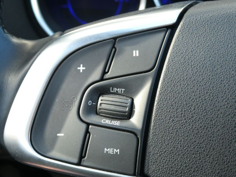 Photo 27 de l'offre de DS DS4 1.6 BlueHDi 120 BVM6 STYLE GPS Camera Xénon à 18490€ chez Mérignac auto