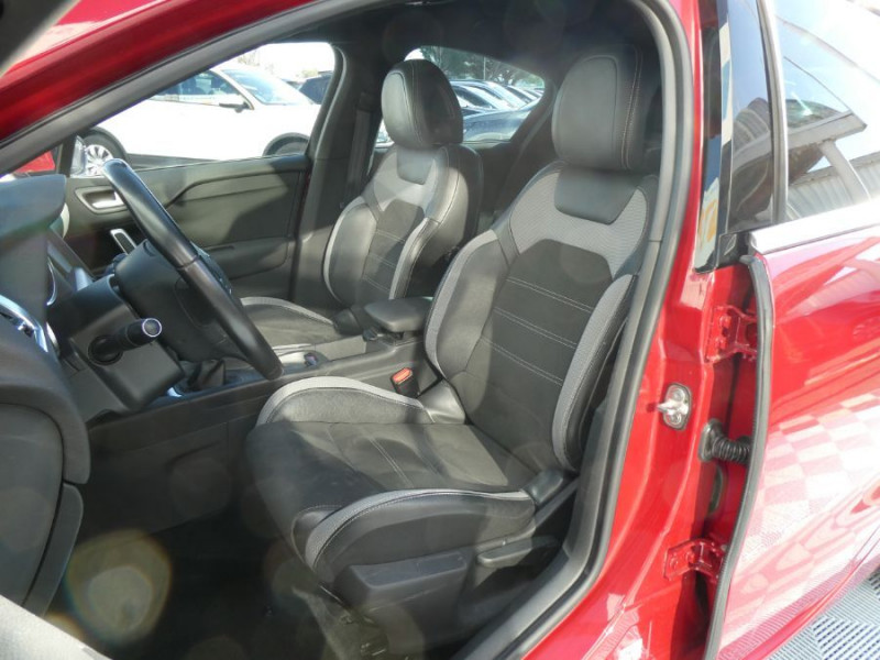 Photo 14 de l'offre de DS DS4 1.6 BlueHDi 120 BVM6 STYLE GPS Camera Xénon à 18490€ chez Mérignac auto