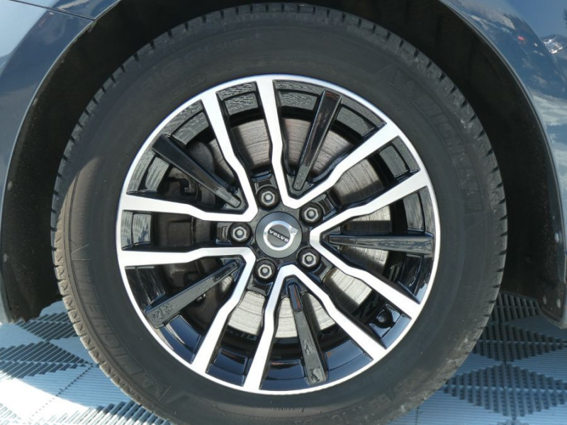 Photo 8 de l'offre de VOLVO V40 T3 1.5 152 BVA6 MOMENTUM GPS LED Radars à 21490€ chez Mérignac auto