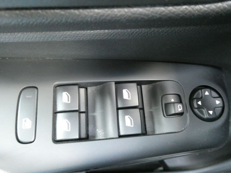 Photo 22 de l'offre de CITROEN C5 AIRCROSS 1.2 PureTech 130 BV6 LIVE PACK Camera Radars CarPlay Barres à 23480€ chez Mérignac auto