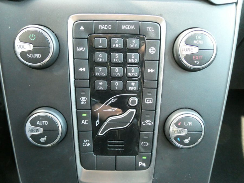 Photo 28 de l'offre de VOLVO V40 T3 1.5 152 BVA6 MOMENTUM GPS LED Radars à 21490€ chez Mérignac auto