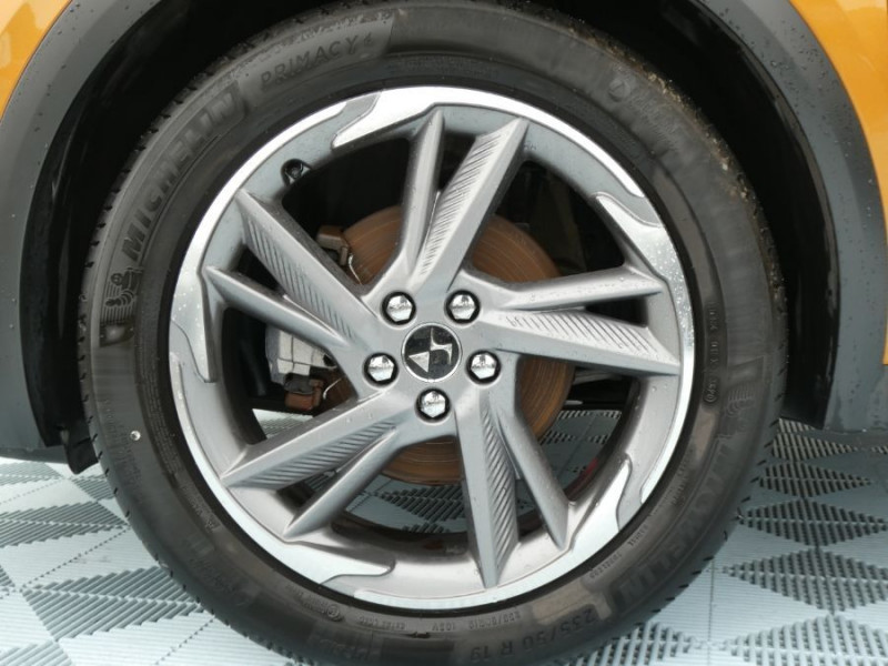 Photo 9 de l'offre de DS DS7 CROSSBACK 1.5 BlueHDi 130 EAT8 SO CHIC GPS Xénon Key Less JA19 Hayon EL. à 32950€ chez Mérignac auto