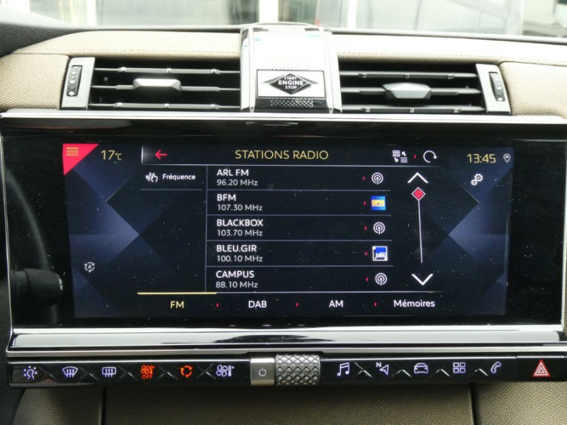 Photo 35 de l'offre de DS DS7 CROSSBACK 1.5 BlueHDi 130 EAT8 SO CHIC GPS Xénon Key Less JA19 Hayon EL. à 32950€ chez Mérignac auto