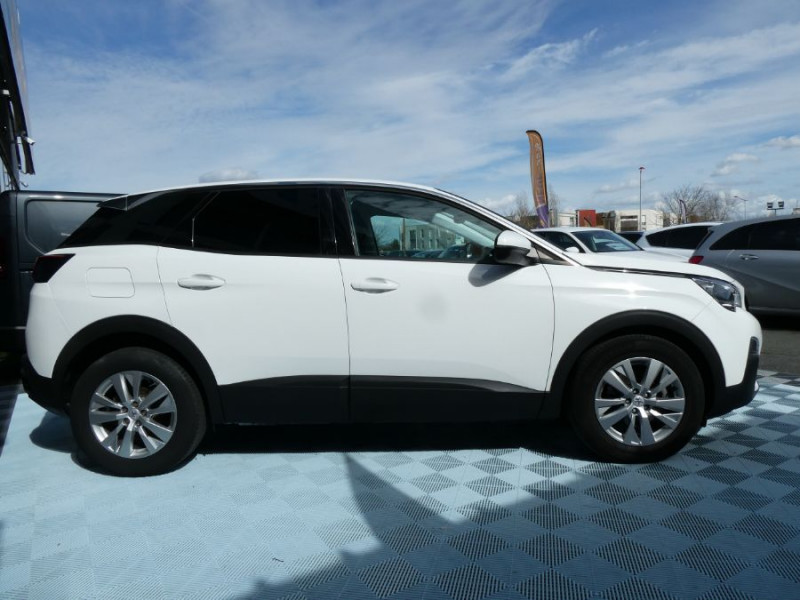 Photo 5 de l'offre de PEUGEOT 3008 II 1.2 PureTech 130 EAT6 ACTIVE à 22980€ chez Mérignac auto