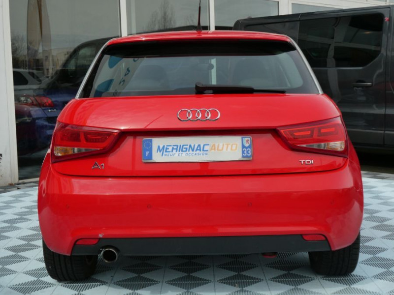 Photo 9 de l'offre de AUDI A1 1.6 TDI 90 AMBITION 3P Xénon JA16 Bluetooth à 11350€ chez Mérignac auto