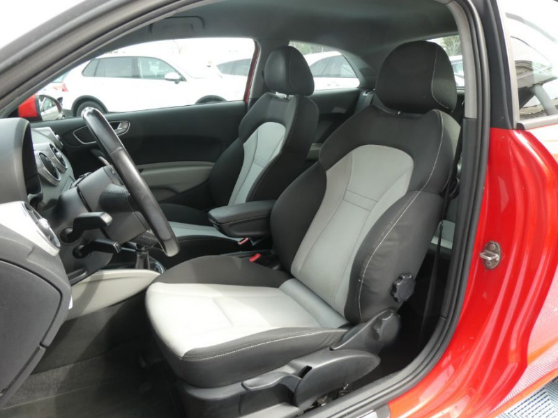 Photo 5 de l'offre de AUDI A1 1.6 TDI 90 AMBITION 3P Xénon JA16 Bluetooth à 11350€ chez Mérignac auto