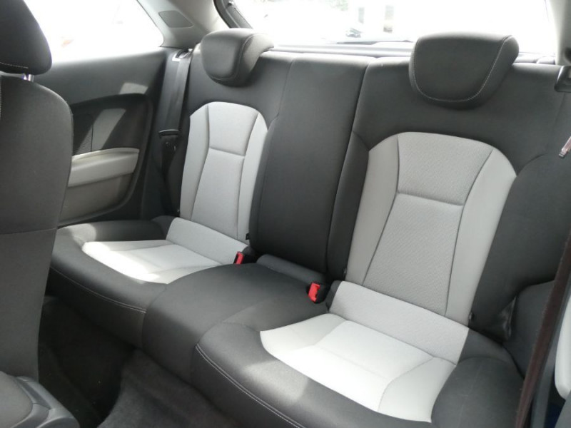 Photo 13 de l'offre de AUDI A1 1.6 TDI 90 AMBITION 3P Xénon JA16 Bluetooth à 11350€ chez Mérignac auto