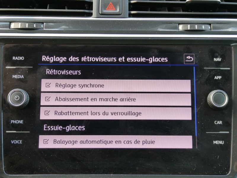 Photo 35 de l'offre de VOLKSWAGEN TIGUAN II 2.0 TDI 150 BVM6 2WD CONFORTLINE LED JA18 CarPlay Camera à 22450€ chez Mérignac auto