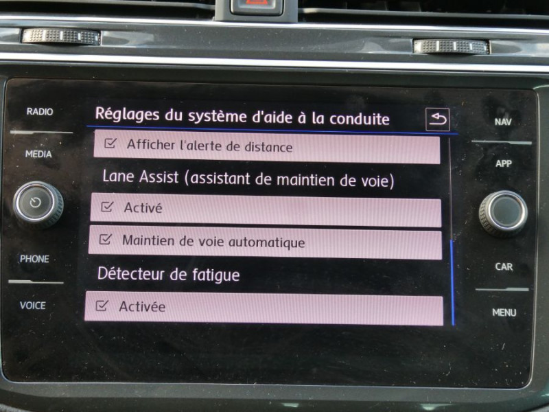 Photo 34 de l'offre de VOLKSWAGEN TIGUAN II 2.0 TDI 150 BVM6 2WD CONFORTLINE LED JA18 CarPlay Camera à 22450€ chez Mérignac auto