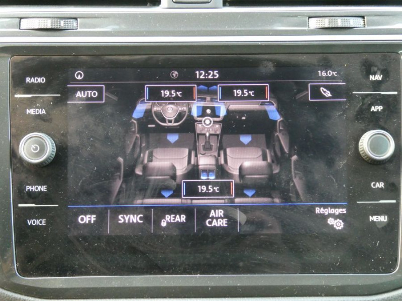 Photo 36 de l'offre de VOLKSWAGEN TIGUAN II 2.0 TDI 150 BVM6 2WD CONFORTLINE LED JA18 CarPlay Camera à 22450€ chez Mérignac auto