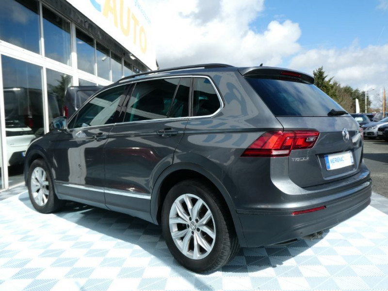 Photo 8 de l'offre de VOLKSWAGEN TIGUAN II 2.0 TDI 150 BVM6 2WD CONFORTLINE LED JA18 CarPlay Camera à 22450€ chez Mérignac auto