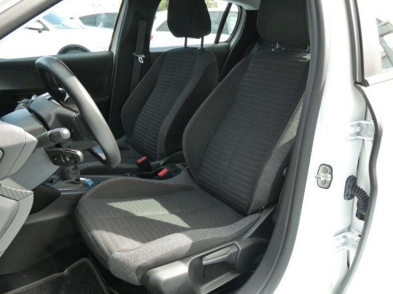 Photo 14 de l'offre de PEUGEOT 208 1.2 PureTech 100 BVM6 ACTIVE SC CarPlay à 16980€ chez Mérignac auto