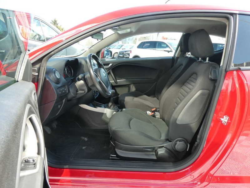 Photo 12 de l'offre de ALFA ROMEO MITO 1.4 MPI 78cv CLIM Bluetooth JA16 à 11950€ chez Mérignac auto