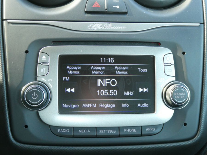 Photo 21 de l'offre de ALFA ROMEO MITO 1.4 MPI 78cv CLIM Bluetooth JA16 à 11950€ chez Mérignac auto