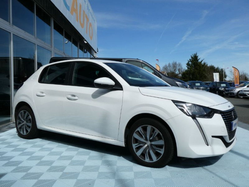 Photo 2 de l'offre de PEUGEOT 208 1.2 PureTech 100 BVM6 ACTIVE SC CarPlay à 16980€ chez Mérignac auto
