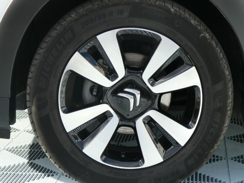 Photo 32 de l'offre de CITROEN C3 III (2) 1.2 PureTech 83 SHINE Mirror Link 4VE SC à 15750€ chez Mérignac auto