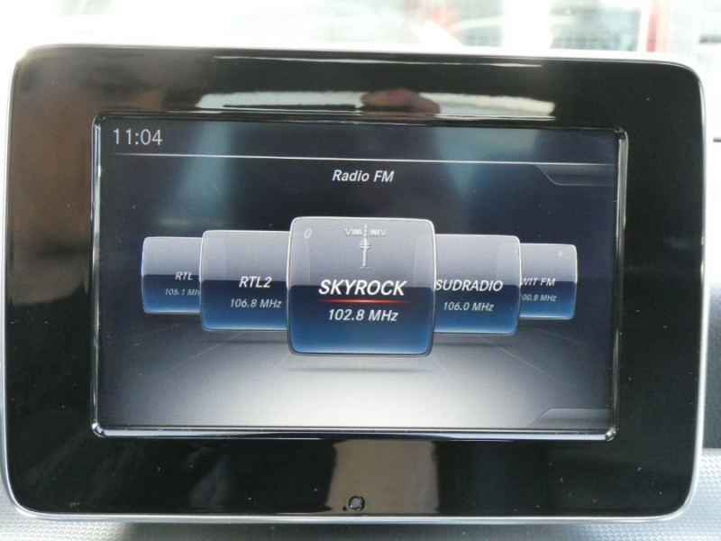 Photo 21 de l'offre de MERCEDES-BENZ CLA 180 122cv BVM6 SENSATION GPS Camera JA18 Attel. à 20950€ chez Mérignac auto