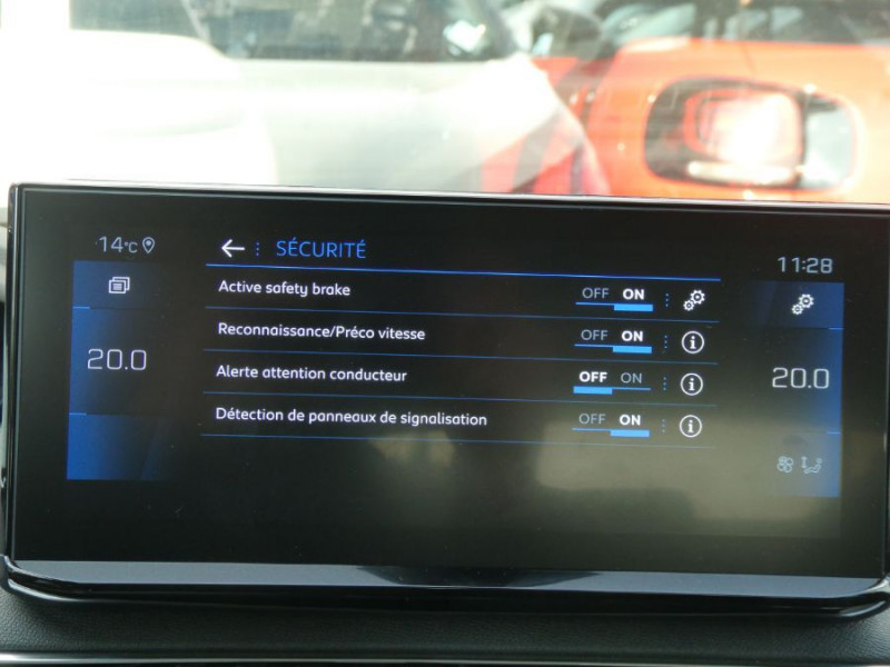 Photo 38 de l'offre de PEUGEOT 3008 II (2) 1.2 PureTech 130 EAT8 ALLURE PACK Toit Noir à 33450€ chez Mérignac auto