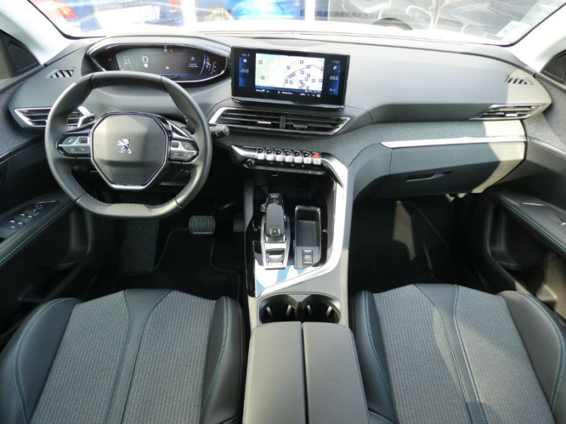Photo 18 de l'offre de PEUGEOT 3008 II (2) 1.2 PureTech 130 EAT8 ALLURE PACK Toit Noir à 33450€ chez Mérignac auto