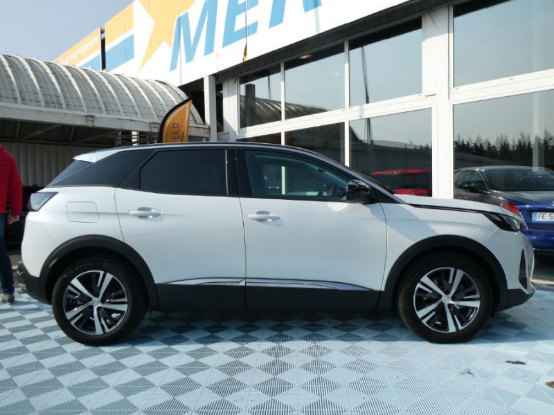 Photo 47 de l'offre de PEUGEOT 3008 II (2) 1.2 PureTech 130 EAT8 ALLURE PACK Toit Noir à 33450€ chez Mérignac auto