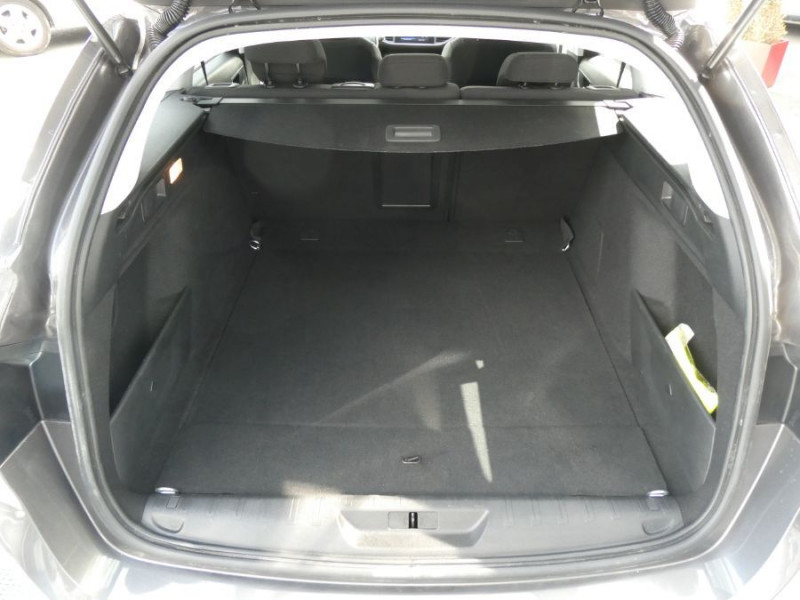 Photo 19 de l'offre de PEUGEOT 308 SW 1.5 BlueHDi 130 BVM6 ALLURE PACK Cockpit à 21950€ chez Mérignac auto