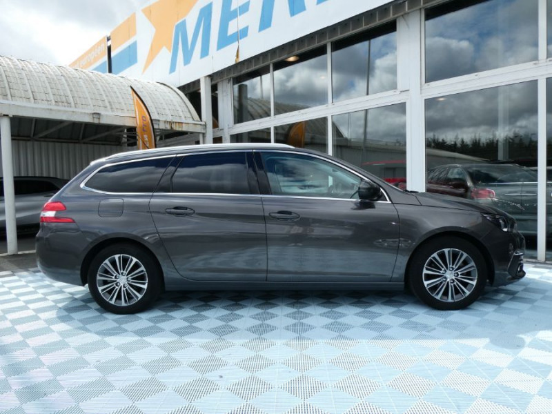 Photo 12 de l'offre de PEUGEOT 308 SW 1.5 BlueHDi 130 BVM6 ALLURE PACK Cockpit à 21950€ chez Mérignac auto