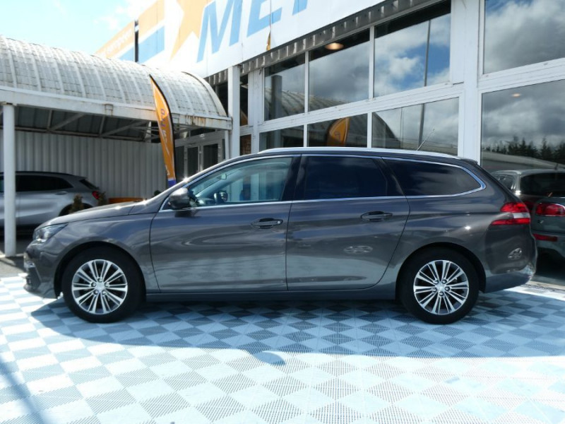 Photo 13 de l'offre de PEUGEOT 308 SW 1.5 BlueHDi 130 BVM6 ALLURE PACK Cockpit à 21950€ chez Mérignac auto