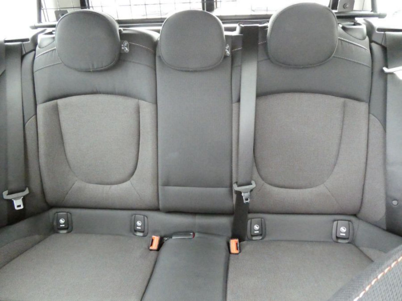 Photo 26 de l'offre de MINI CLUBMAN III ONE D 115 BVM6 JA17 Key Less Privacy Glass à 18250€ chez Mérignac auto