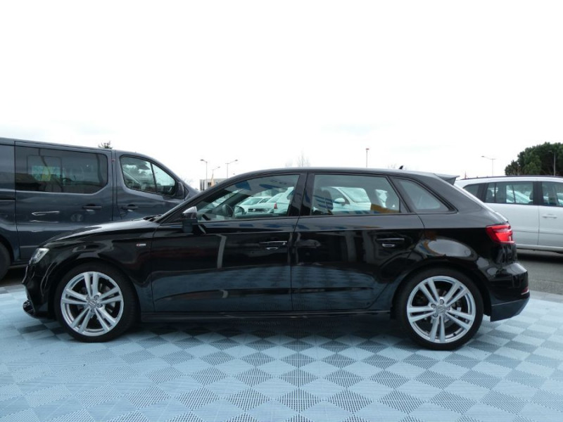 Photo 42 de l'offre de AUDI A3 SPORTBACK 35 TFSI 150 S tronic Pack S LINE Ext. JA18 Key Less à 26900€ chez Mérignac auto