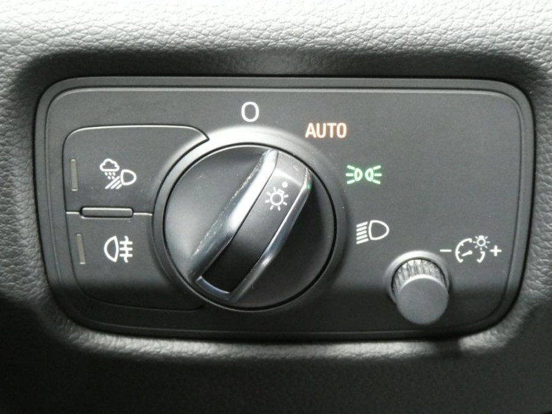Photo 30 de l'offre de AUDI A3 SPORTBACK 35 TFSI 150 S tronic Pack S LINE Ext. JA18 Key Less à 26900€ chez Mérignac auto