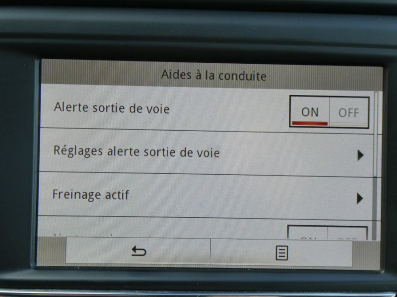 Photo 20 de l'offre de RENAULT KADJAR 1.6 DCI 130 BVM6 4WD INTENS TOIT Pano Attel. à 15450€ chez Mérignac auto