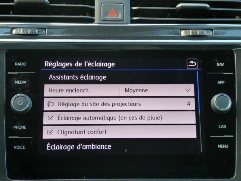 Photo 25 de l'offre de VOLKSWAGEN TIGUAN II 2.0 TDI 150 DSG7 2WD SOUND GPS ACC JA18 Attel à 26450€ chez Mérignac auto
