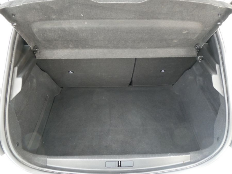 Photo 27 de l'offre de PEUGEOT 208 II ELECTRIQUE 136 GT TOIT Pano à 25950€ chez Mérignac auto
