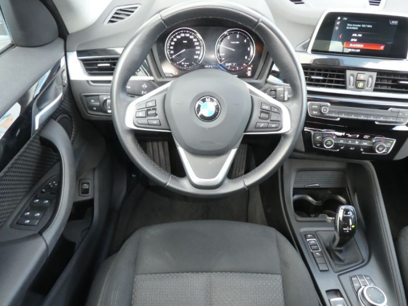 Photo 4 de l'offre de BMW X1 (F48) SDRIVE 18DA 150 BVA8 LOUNGE GPS LED CarPlay Privacy Glass Hayon élec. à 27450€ chez Mérignac auto
