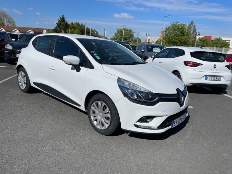 Photo 2 de l'offre de RENAULT CLIO IV STE 1.5 DCi 75 BUSINESS GPS 2PL 8590€HT à 10308€ chez Mérignac auto