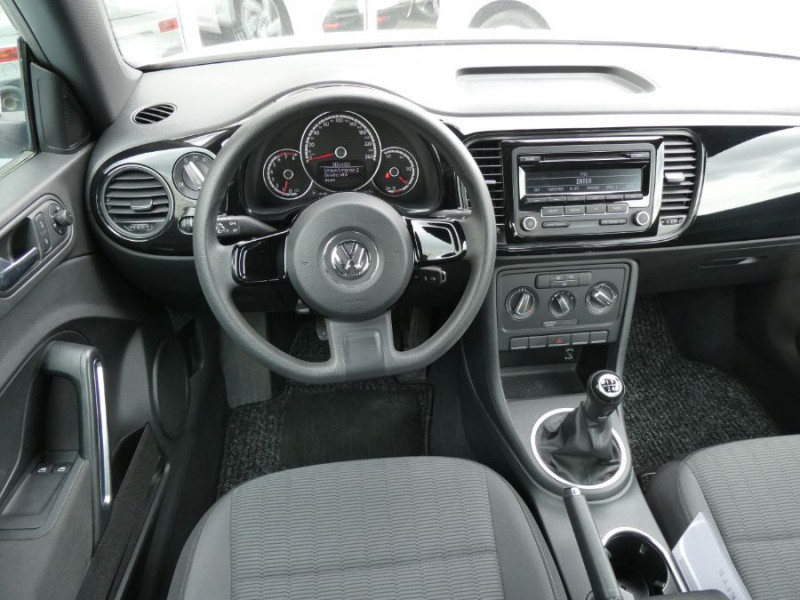 Photo 4 de l'offre de VOLKSWAGEN COCCINELLE 1.2 TSI 105 BVM6 CLIM Régul à 13750€ chez Mérignac auto