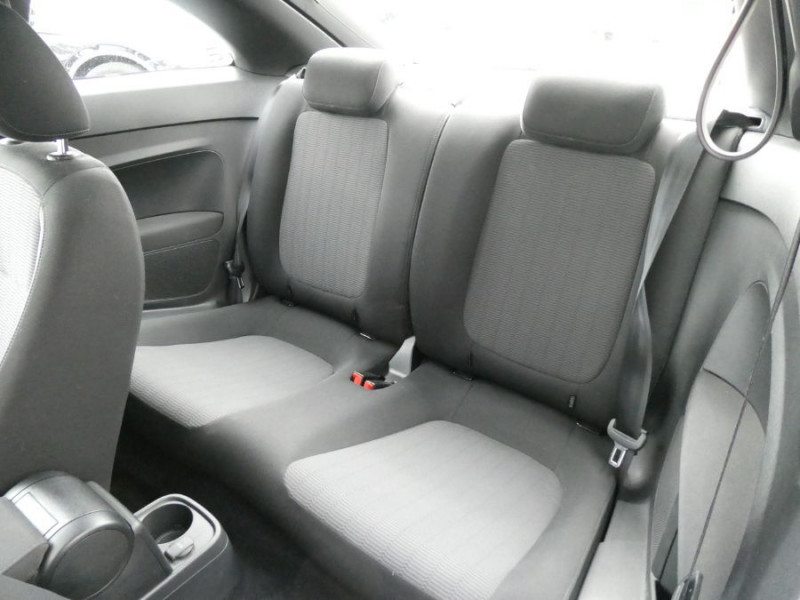 Photo 14 de l'offre de VOLKSWAGEN COCCINELLE 1.2 TSI 105 BVM6 CLIM Régul à 13750€ chez Mérignac auto