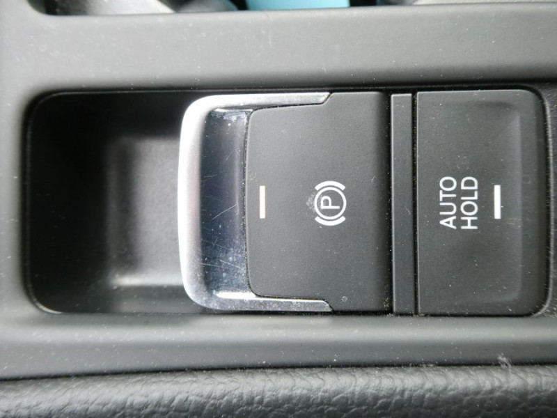 Photo 34 de l'offre de VOLKSWAGEN GOLF VII 1.5 TSI 150 DSG7 CARAT Camera Cockpit à 23450€ chez Mérignac auto