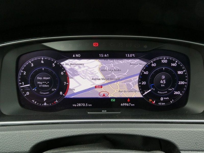 Photo 18 de l'offre de VOLKSWAGEN GOLF VII 1.5 TSI 150 DSG7 CARAT Camera Cockpit à 23450€ chez Mérignac auto