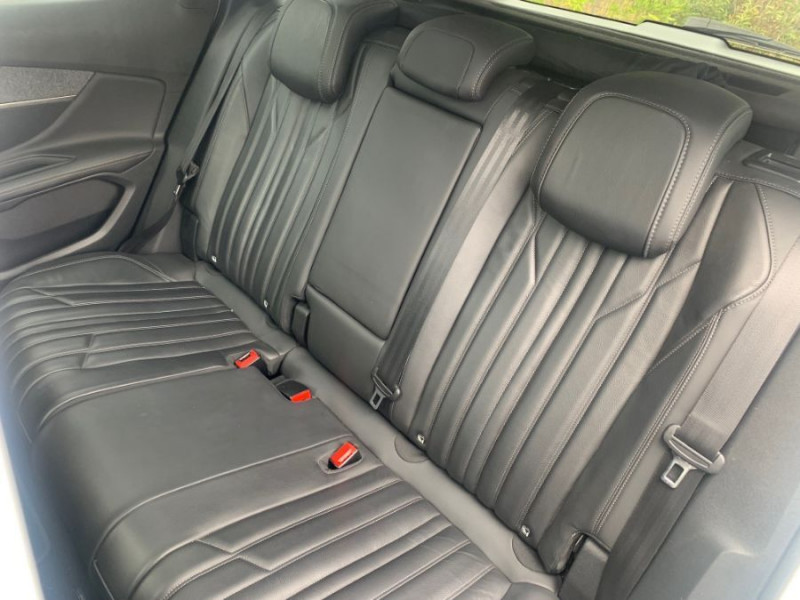 Photo 7 de l'offre de PEUGEOT 3008 II 1.2 PureTech 130 EAT8 ALLURE FULL CUIR TOIT Ouvrant à 26250€ chez Mérignac auto